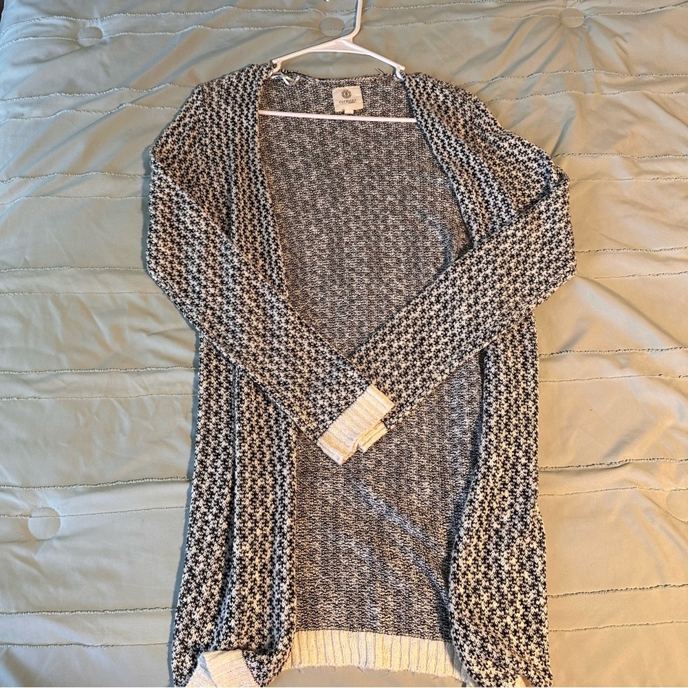 Element Women's Black and White Sweater Medium